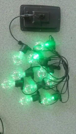 La secuencia solar de RGB enciende las luces al aire libre del patio con los bulbos LED inastillables S14 de los mandos a distancia